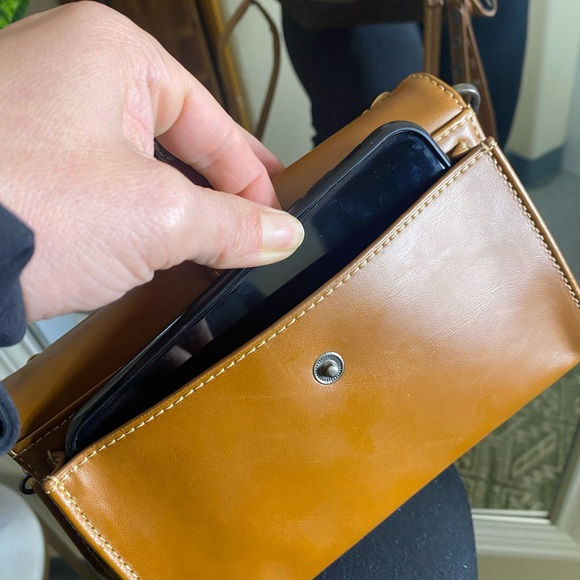 Montana West Tan and Brown Embossed Crossbody Bag - Picture 3 of 7